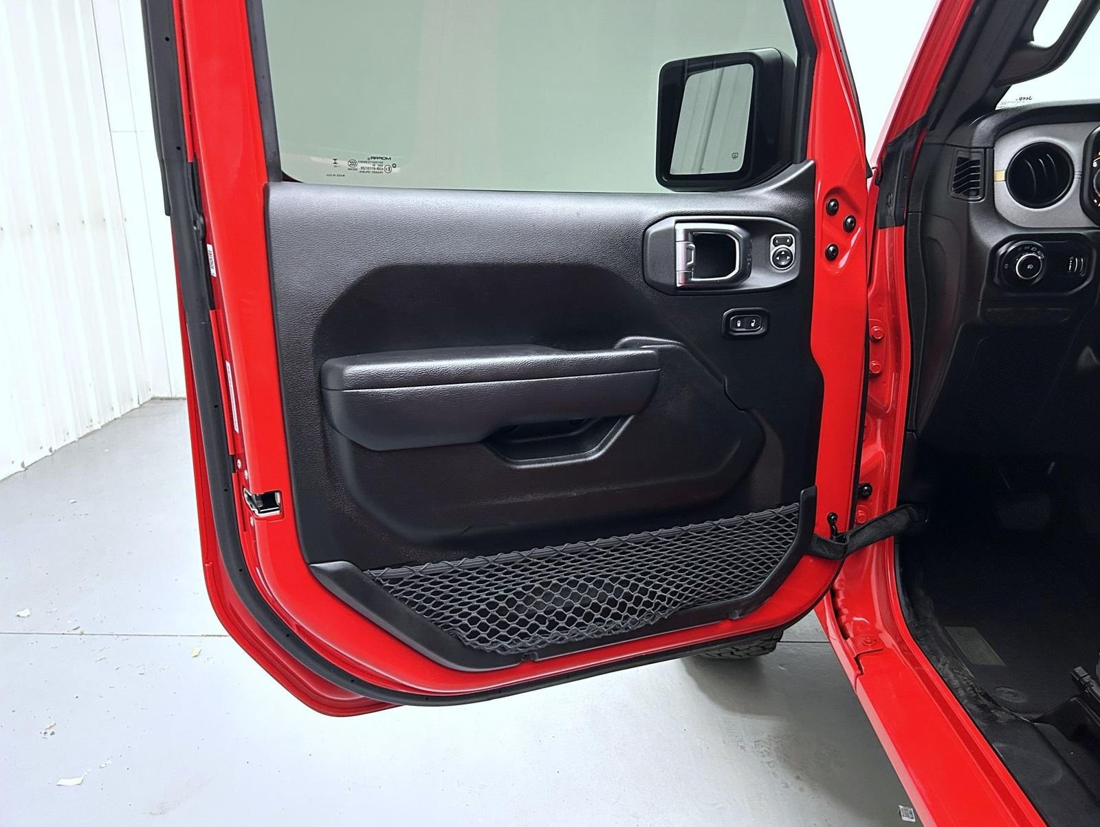 Used 2025 Red Jeep Sport S image 9