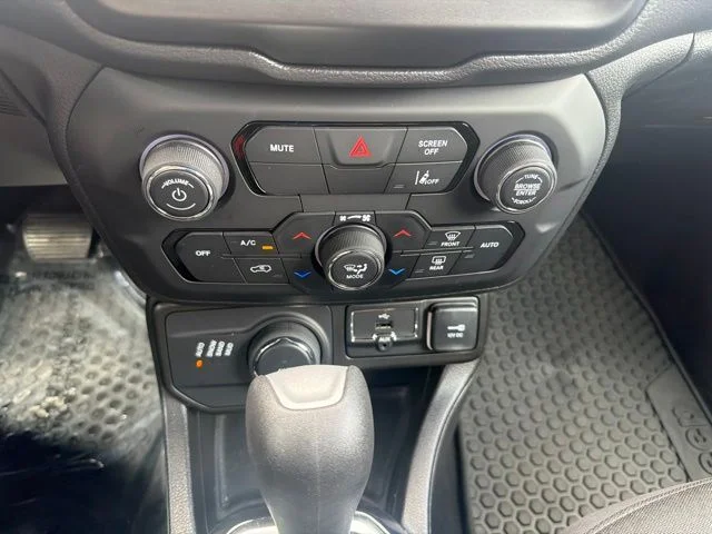 Certified Used 2022 Colorado Red Jeep Altitude image 19