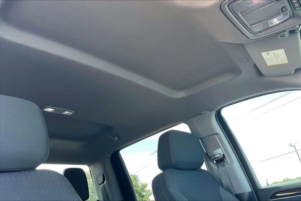 Used 2024 Summit White GMC SLE image 28