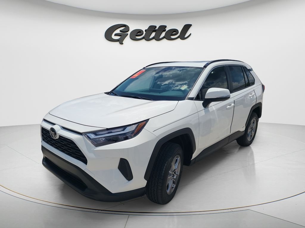 Certified Used 2025 White Toyota XLE image 1