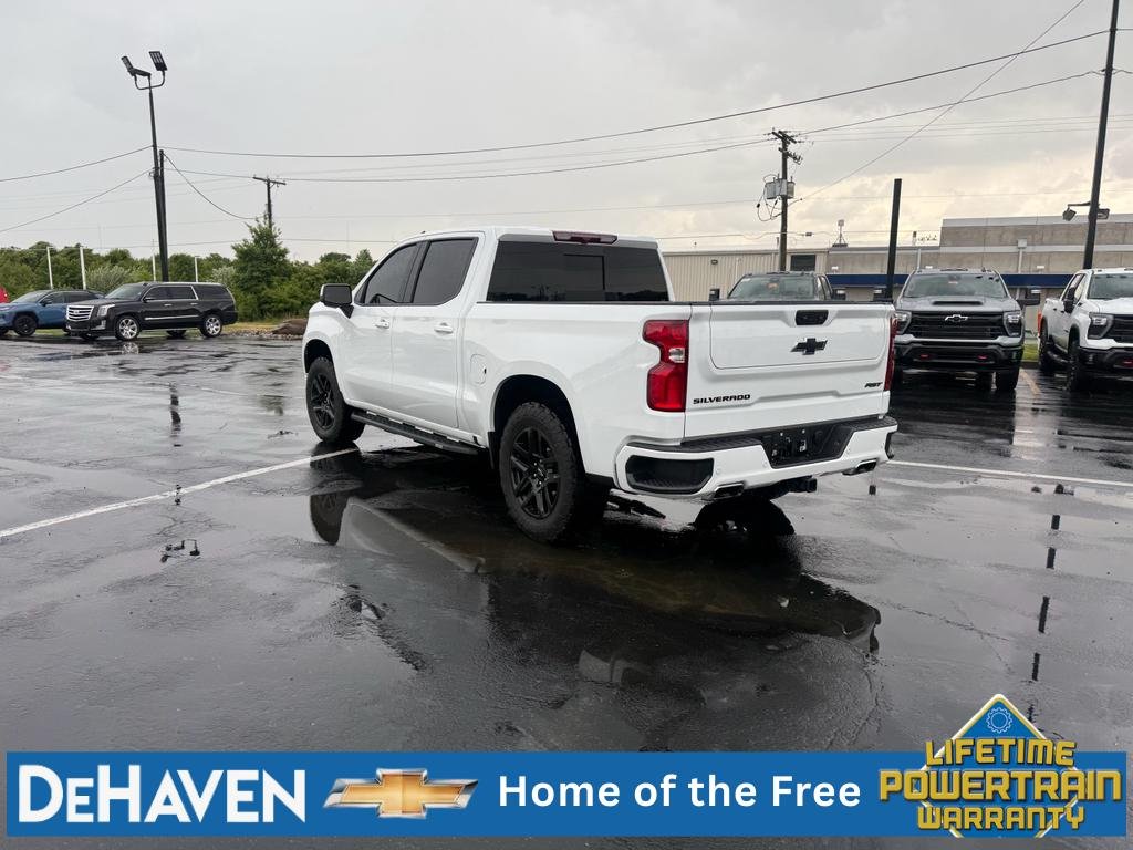 Used 2024 Summit White Chevrolet RST image 4