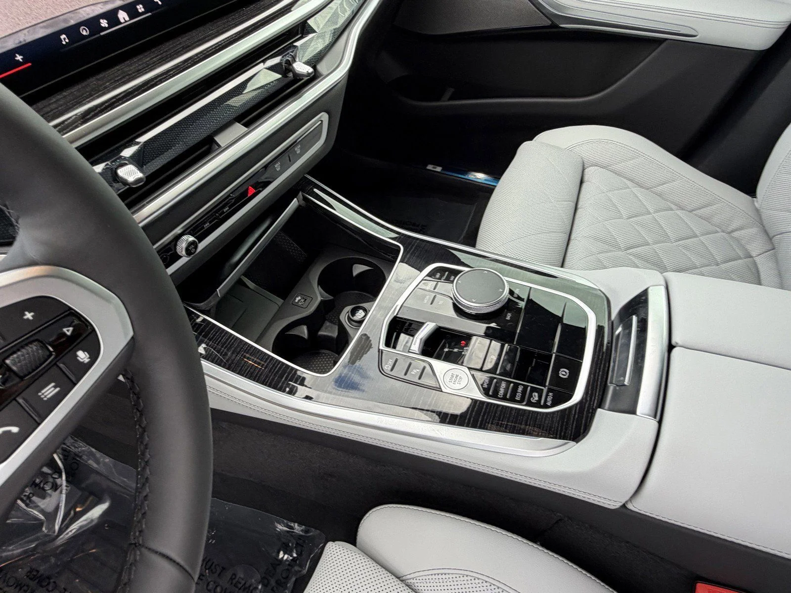 New 2026 Black Sapphire Metallic BMW xDrive40i image 24