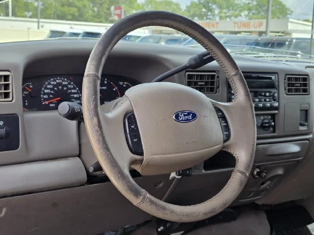 Used 2003  Ford Lariat image 23