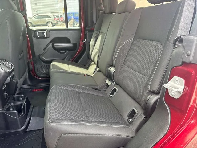 Used 2021  Jeep Sport image 16