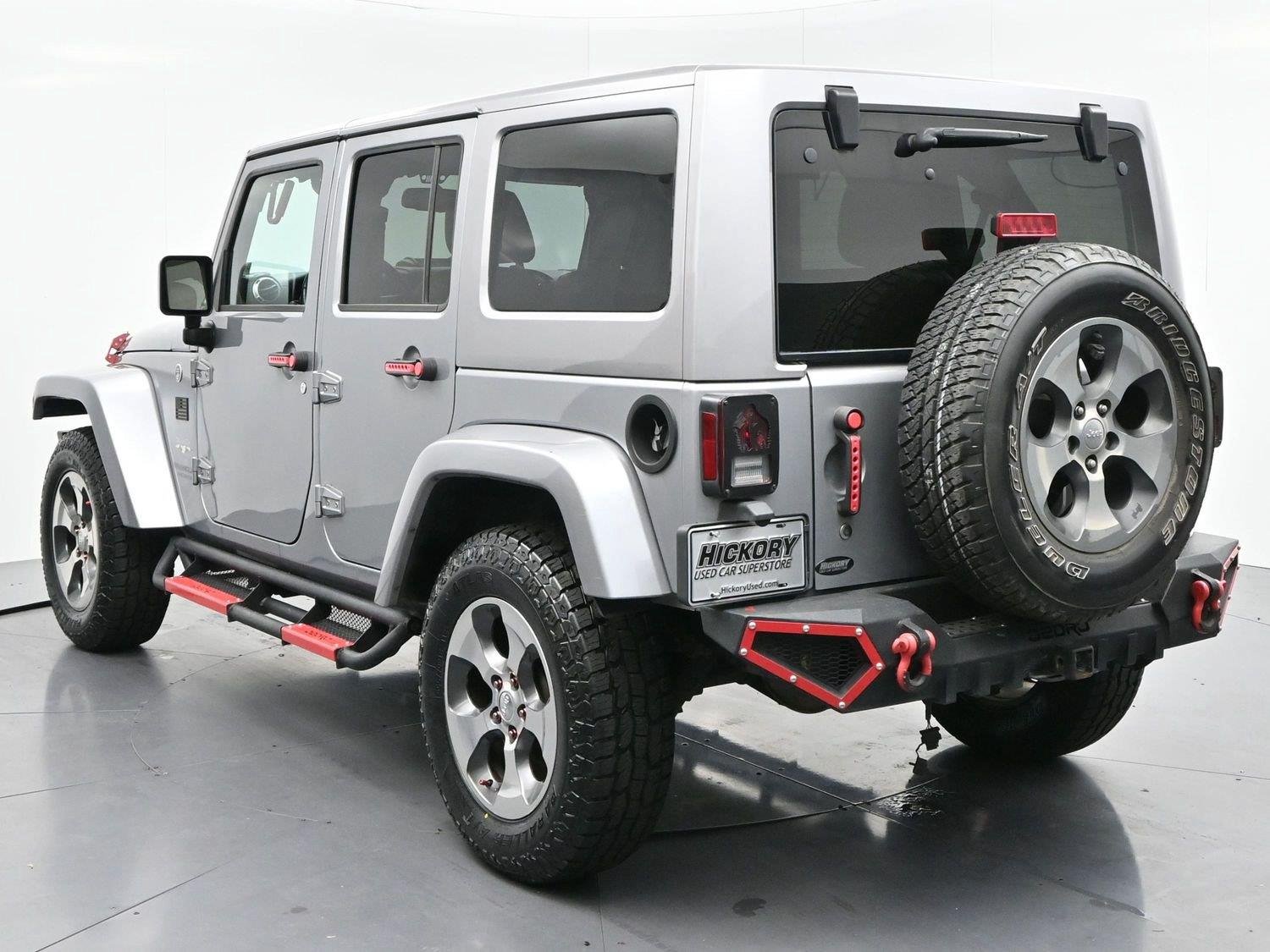 Used 2017 Billet Silver Metallic Clearcoat Jeep Sahara image 6