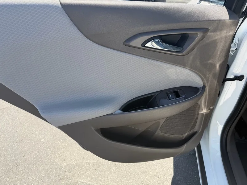 Used 2018 SUMMIT WHITE Chevrolet LS image 19