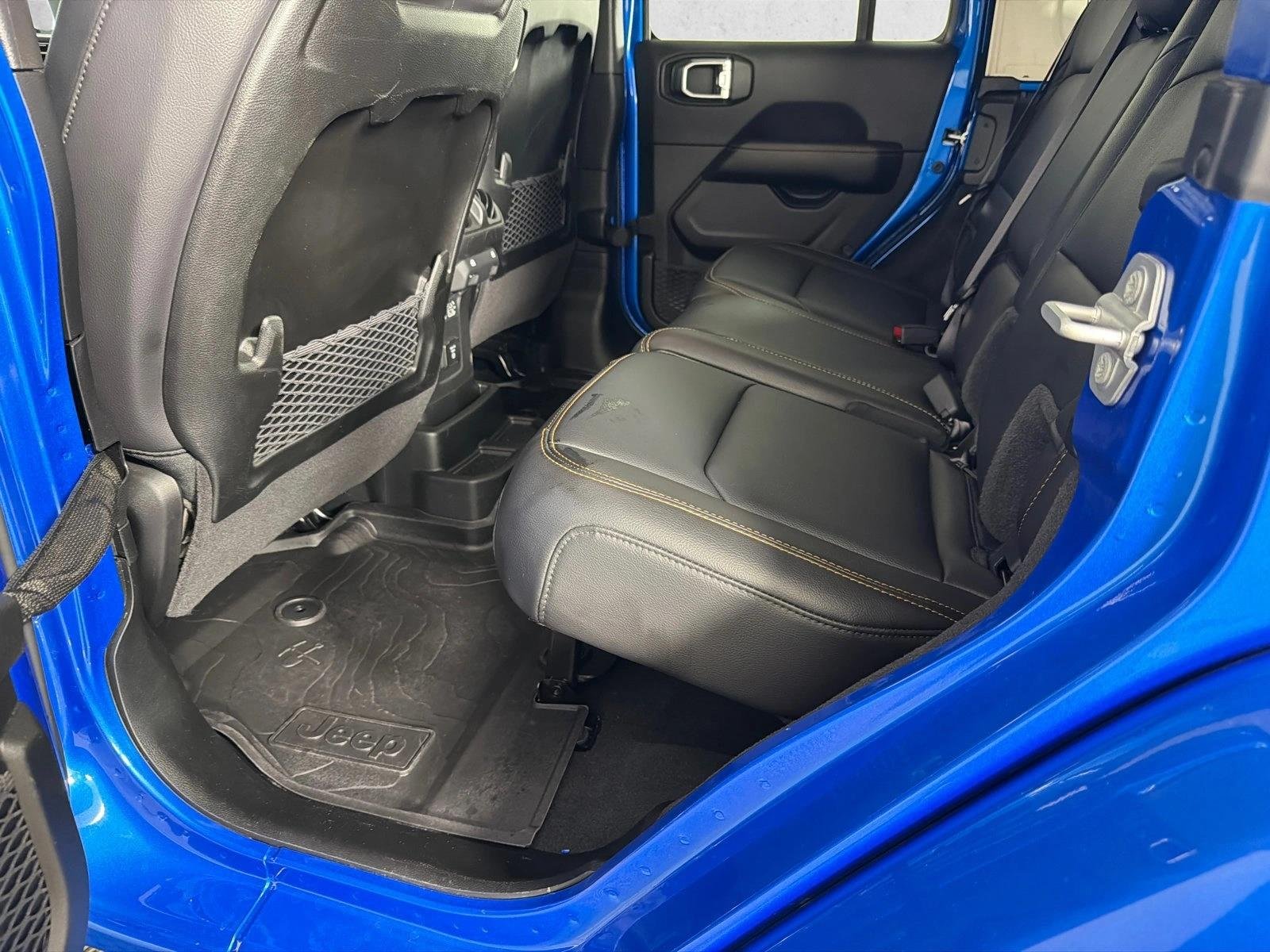 Used 2025 Hydro Blue Pearlcoat Jeep Sahara image 21