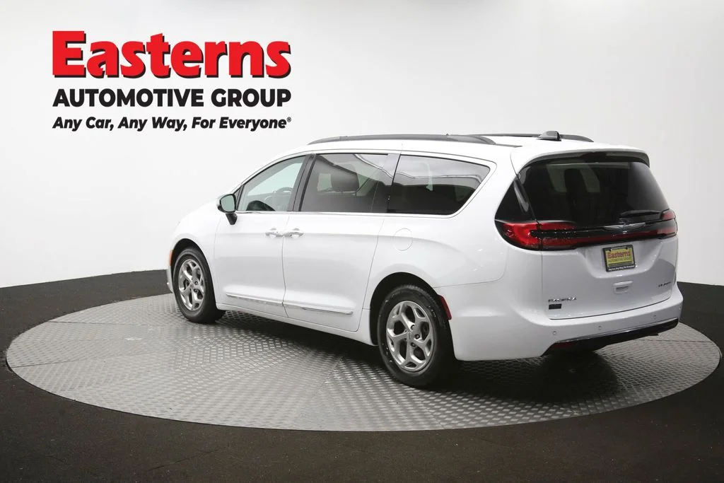 Used 2023 White Chrysler Limited image 67