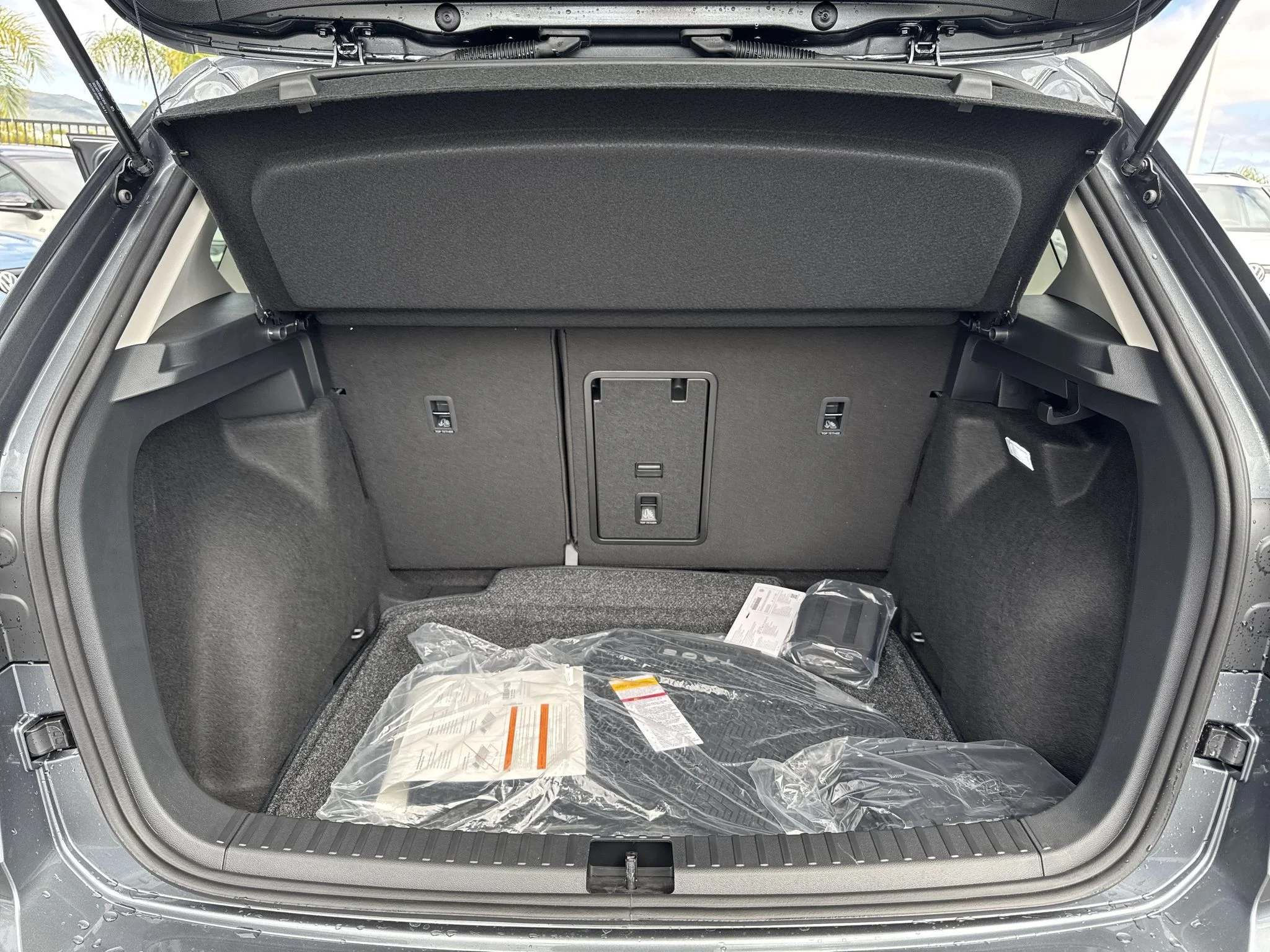 New 2026 Platinum Gray Metallic Volkswagen SE image 32