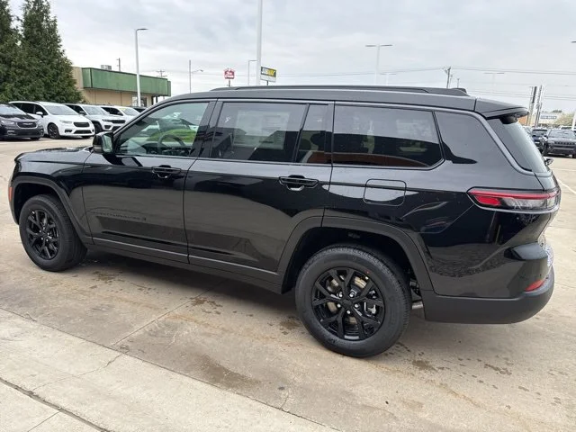 New 2026 Black Jeep Altitude image 31
