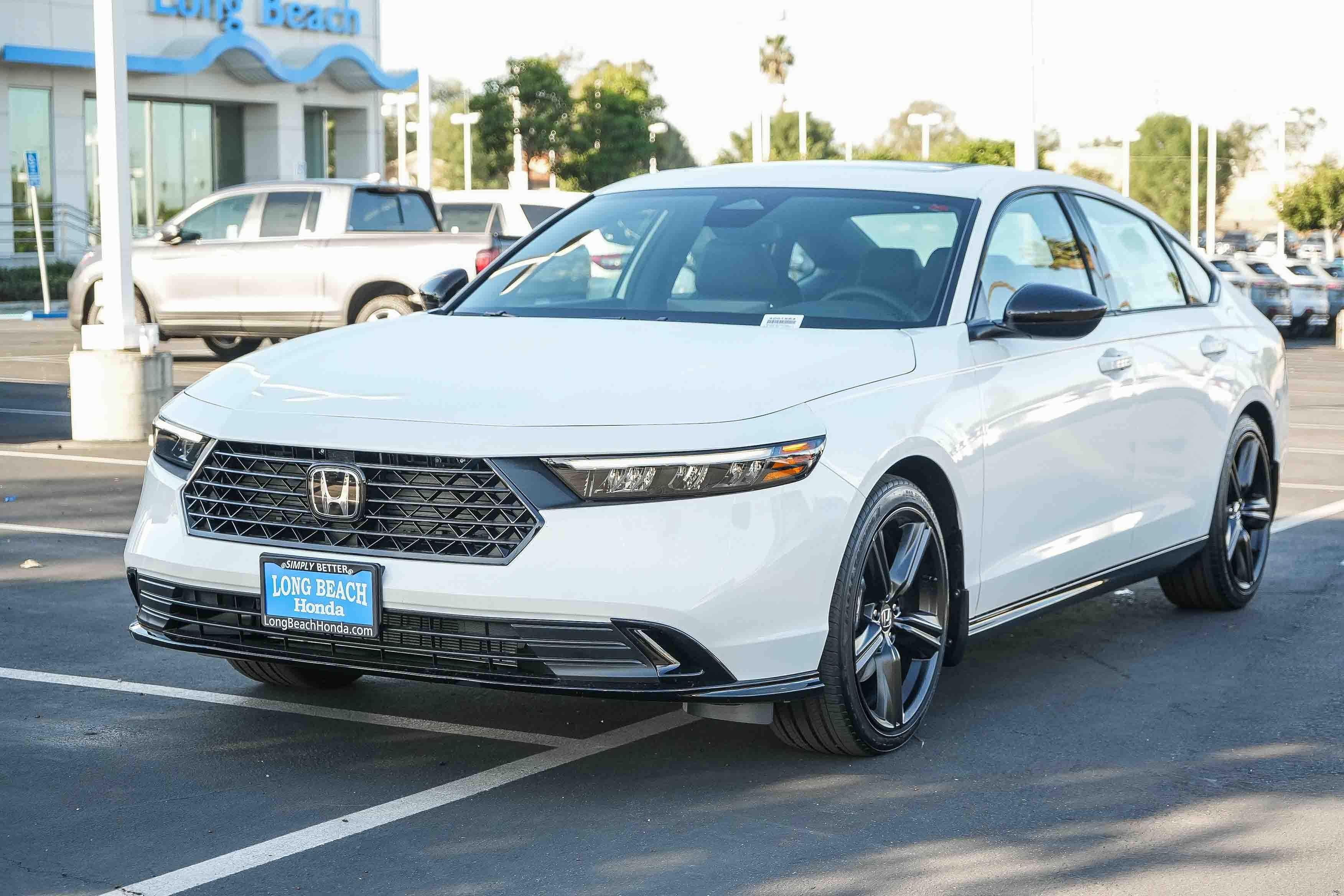 New 2026 Platinum White Pearl Honda Sport-L image 3