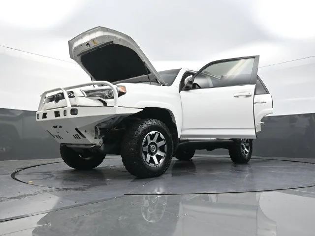 Used 2016 White Toyota SR5 Premium image 42