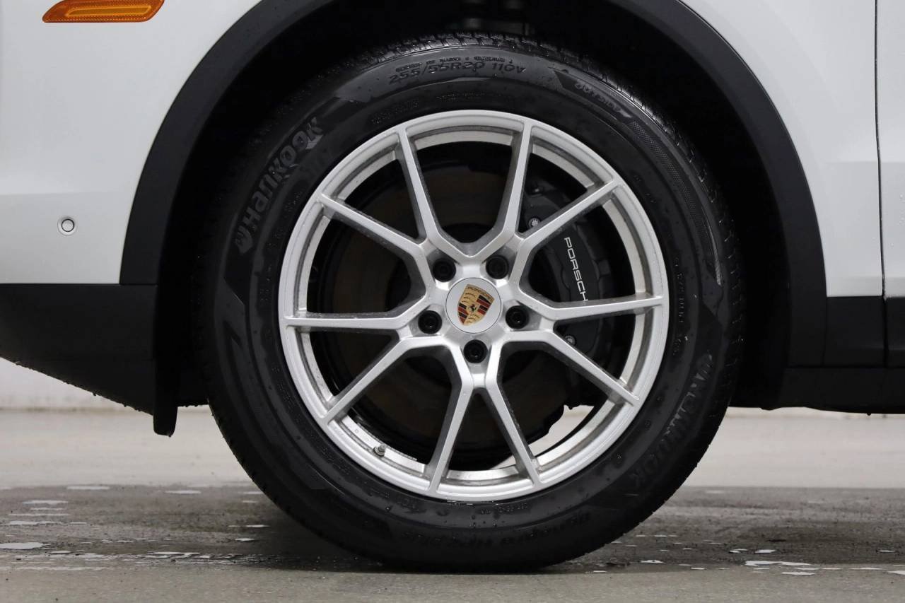 New 2026 White Porsche Coupe image 40