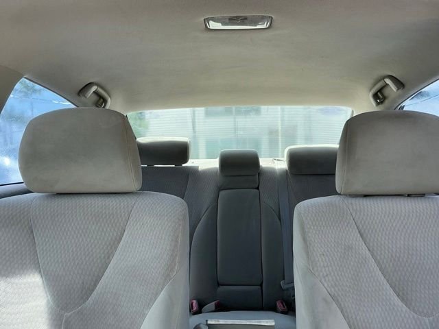 Used 2011 Gray Toyota LE image 18