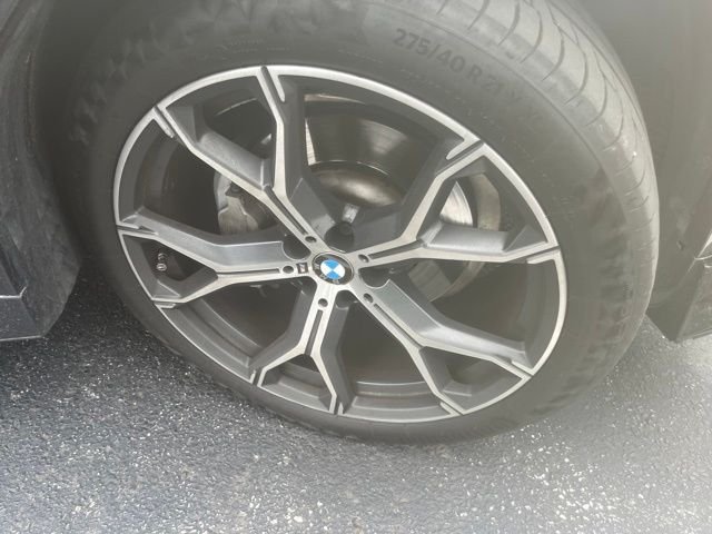 Used 2021 Gray BMW xDrive40i image 13
