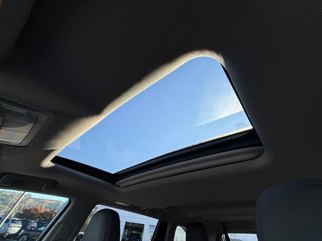 Used 2015 Blizzard Pearl Toyota Limited image 10