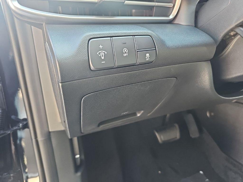 New 2026 Black Hyundai SE image 15