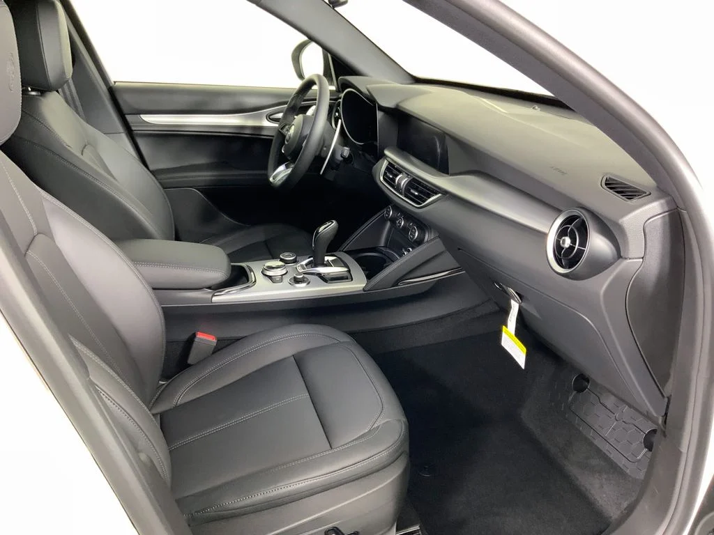 New 2025 Milano White Exterior Paint Alfa Romeo Ti image 23