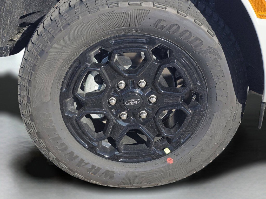 Used 2025 Oxford White Ford XLT image 18