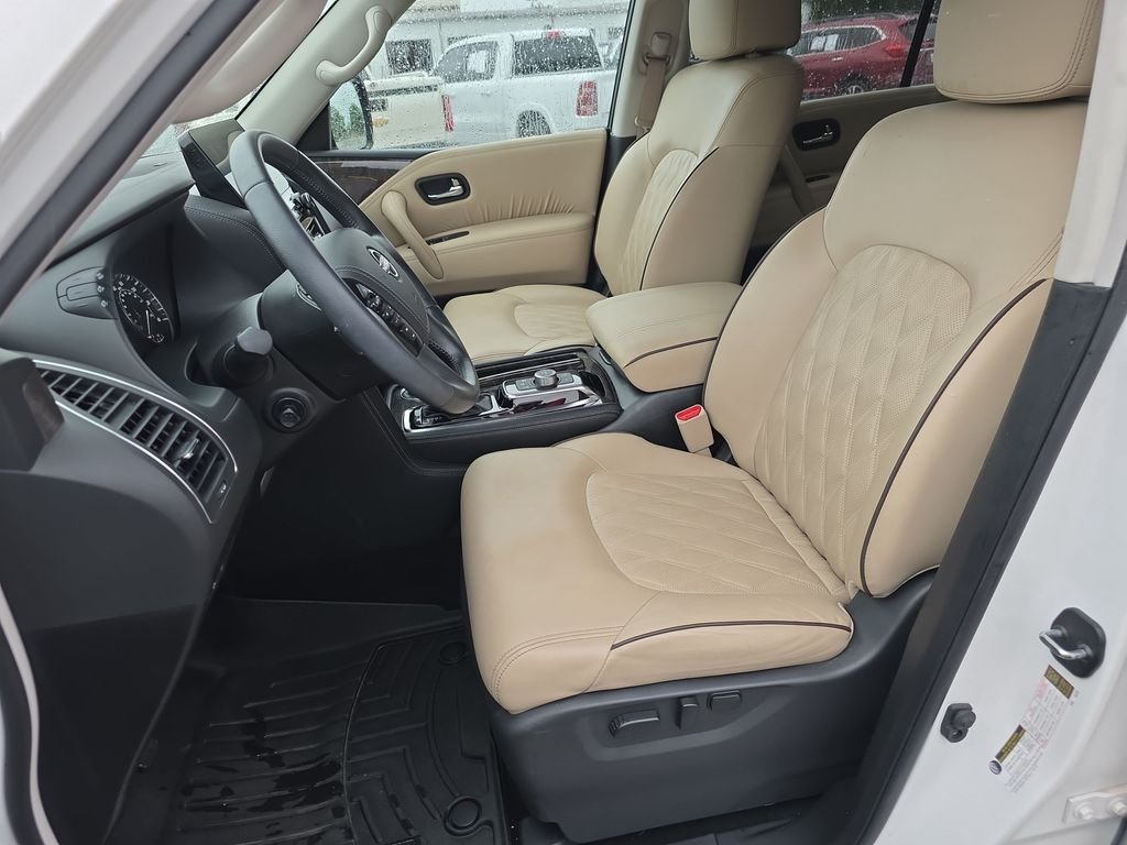 Used 2023 White Nissan Platinum image 12