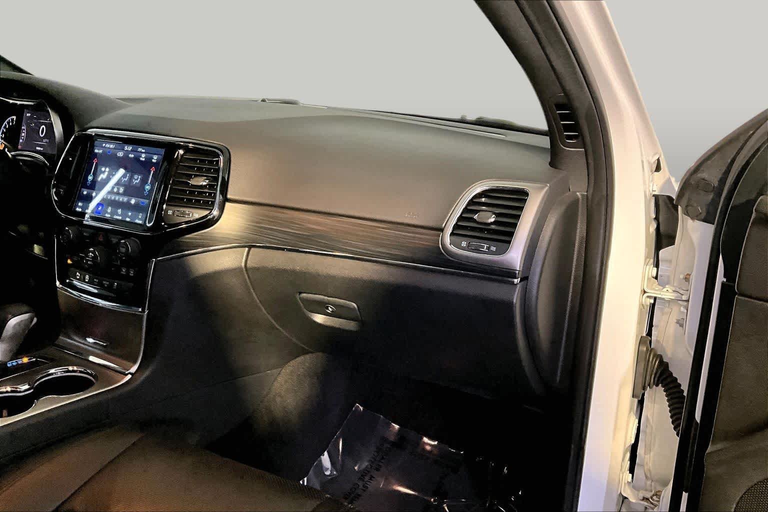 Used 2019 Bright White Clear Coat Jeep Limited image 19