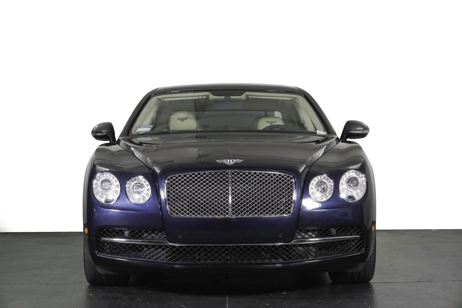 Used 2014  Bentley  image 7