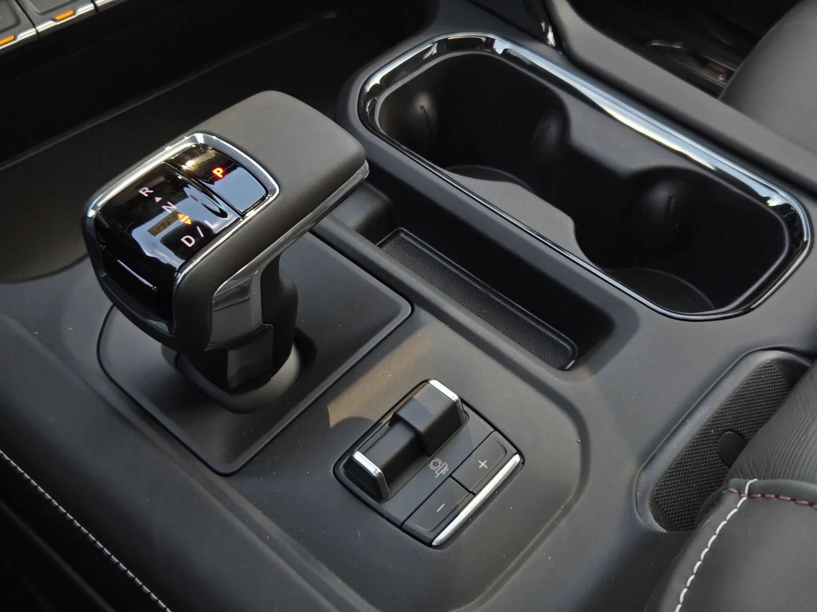 2026 GMC Sierra 1500 AT4X - Photo 13