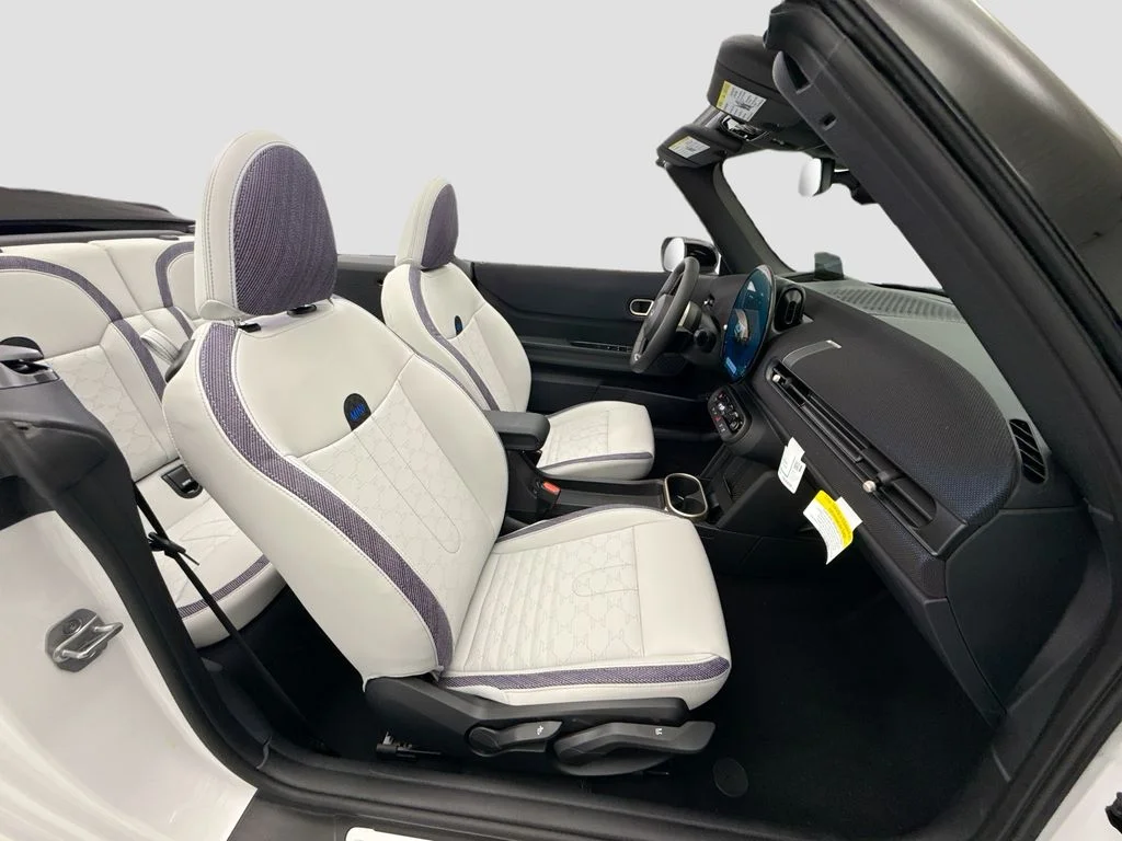 New 2026 Nanuq White Metallic MINI Signature Plus image 18