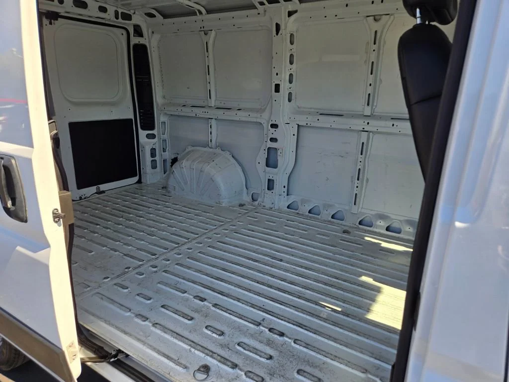 Used 2025 Bright White Clea Ram Tradesman image 12
