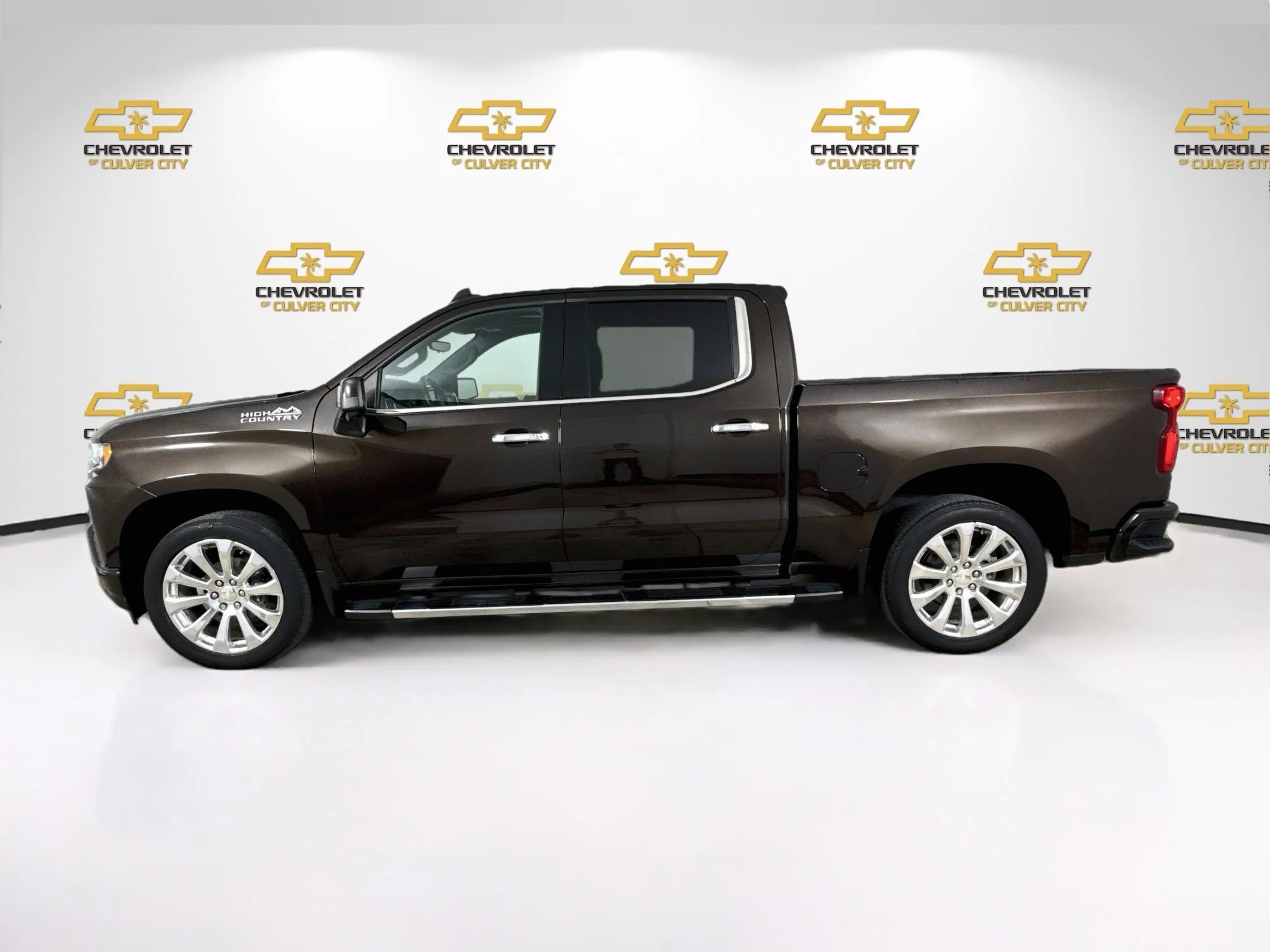 Used 2019 HAVANA BROWN METALLIC Chevrolet High Country image 5