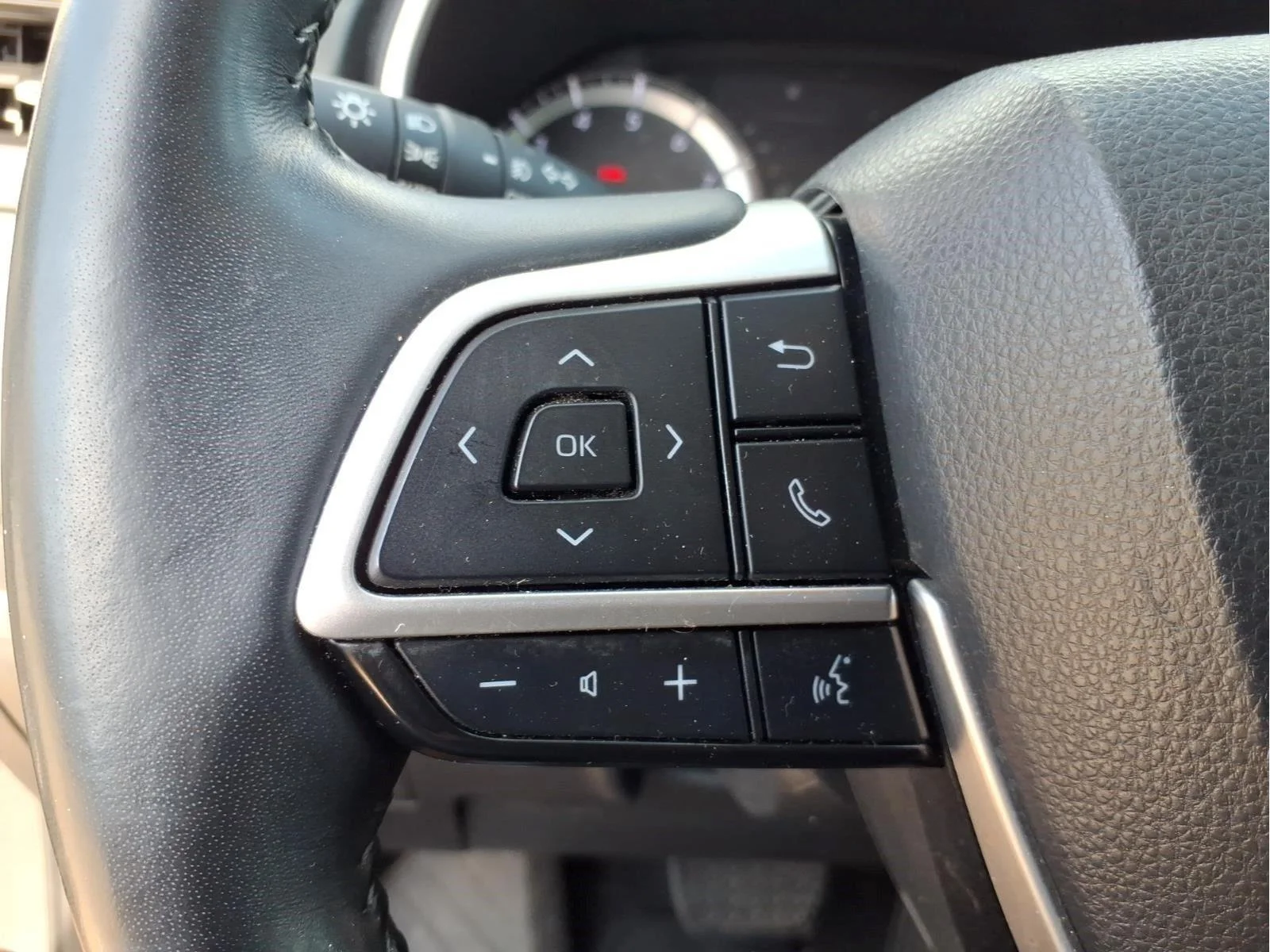 Used 2022 Magnetic Gray Metallic TOYOTA SUV image 21