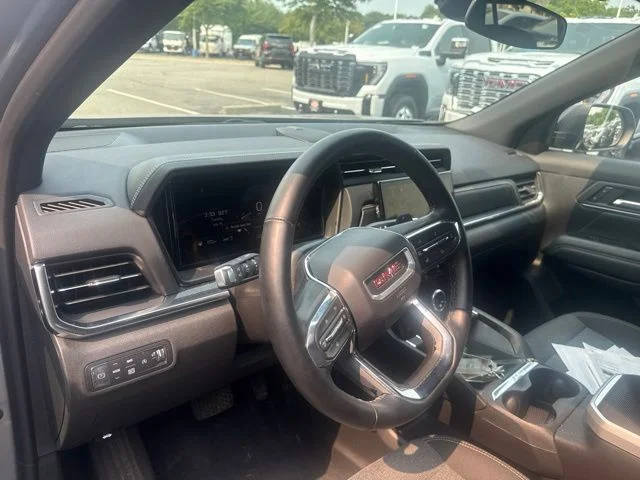 Used 2025 Silver GMC Elevation image 11