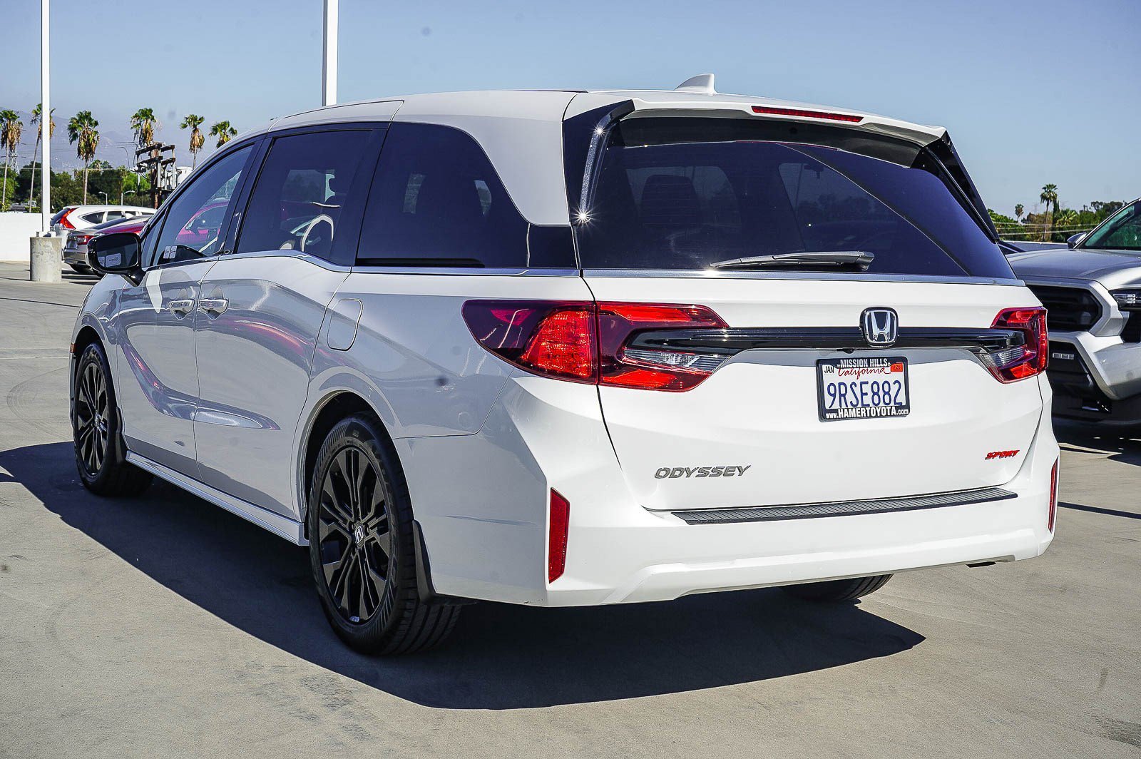 Used 2025 Platinum White Pearl Honda Sport-L image 4