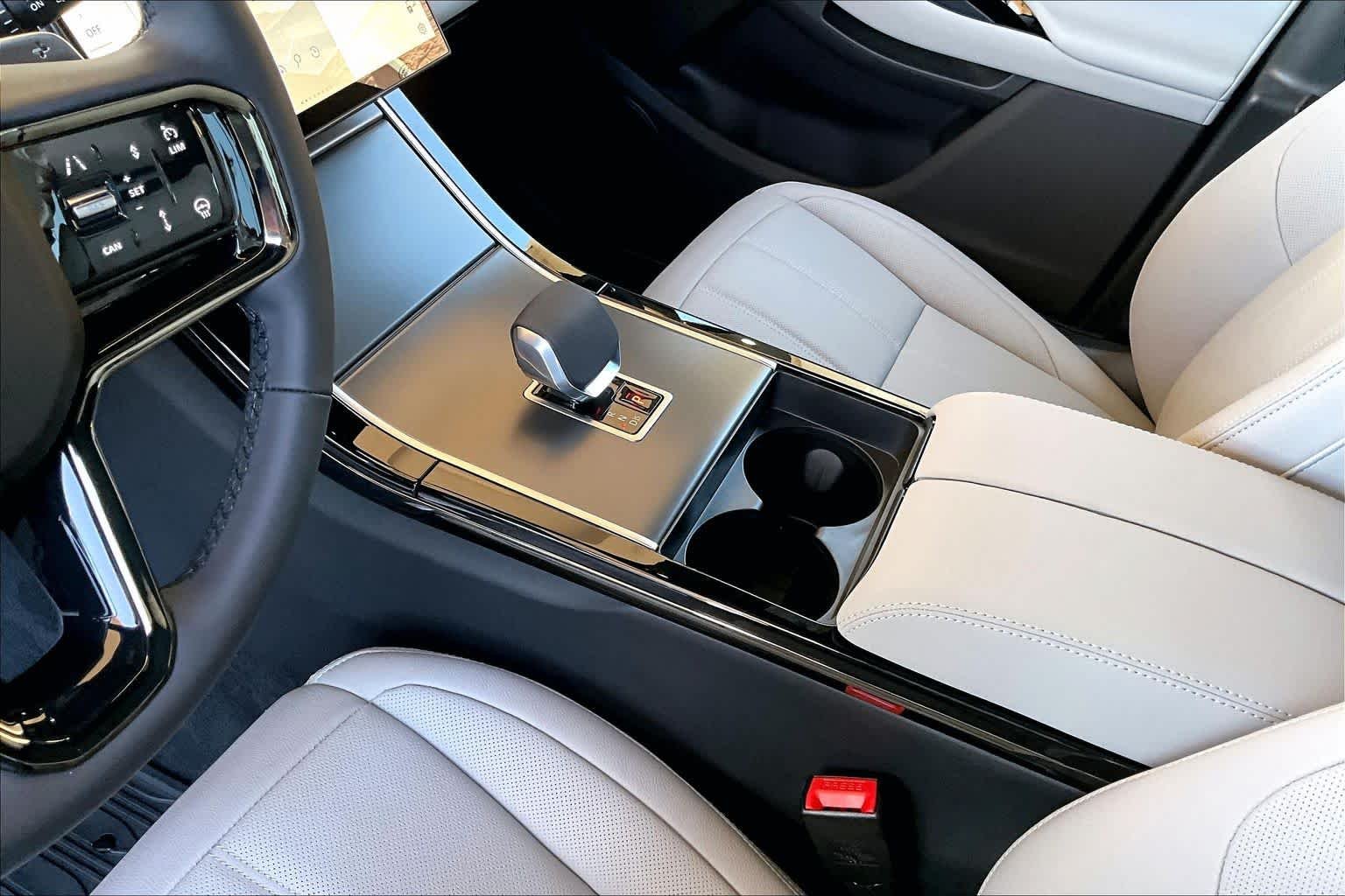 New 2026 Eiger Grey Land Rover Core S image 7