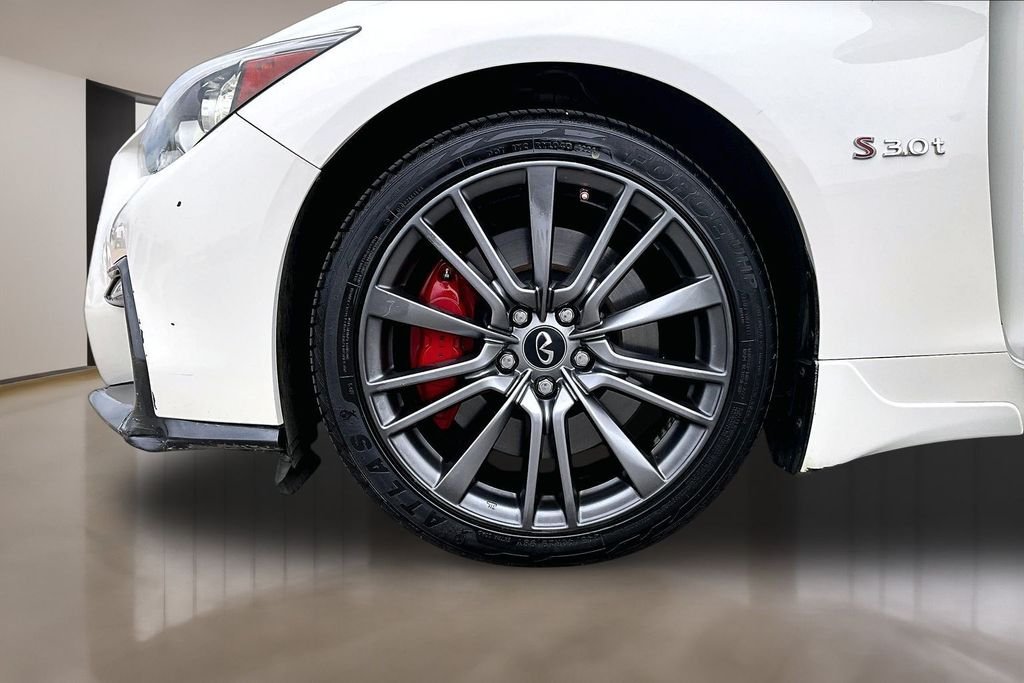 Used 2019 White INFINITI Red Sport 400 image 8