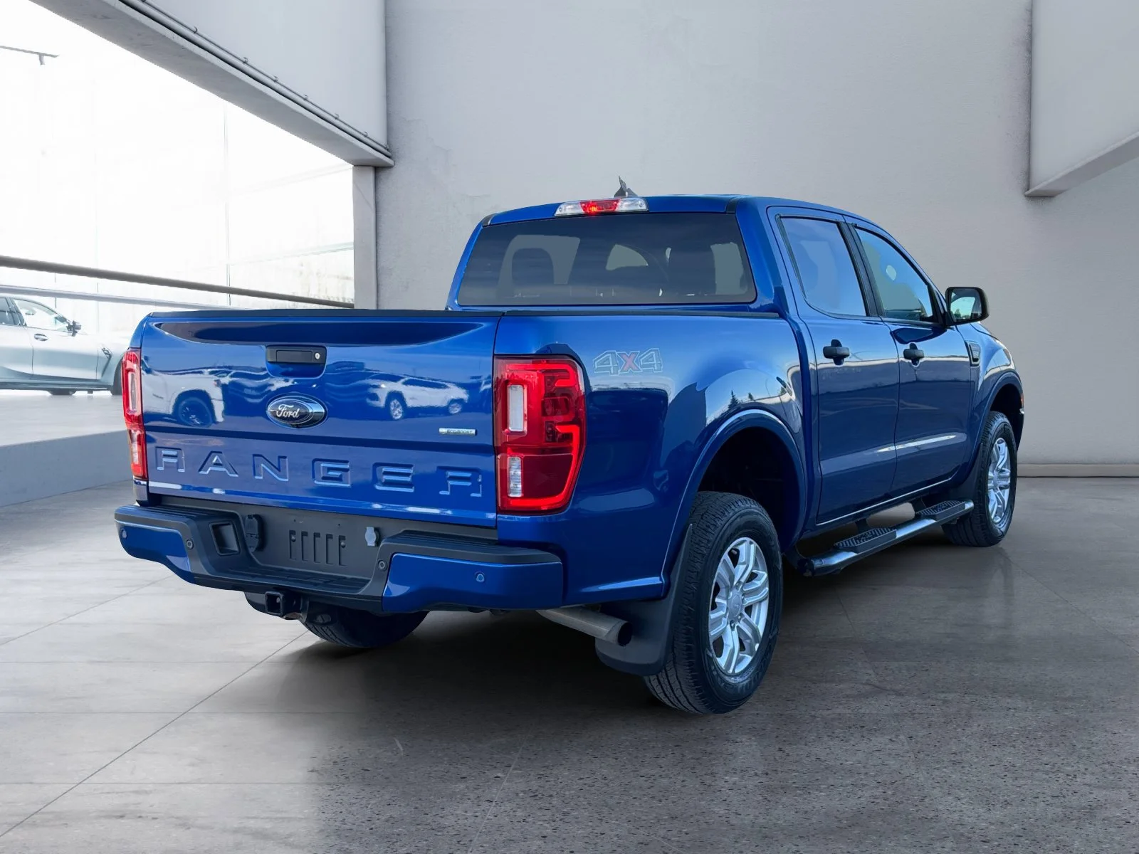 Used 2019 Lightning Blue Metallic Ford XLT image 5