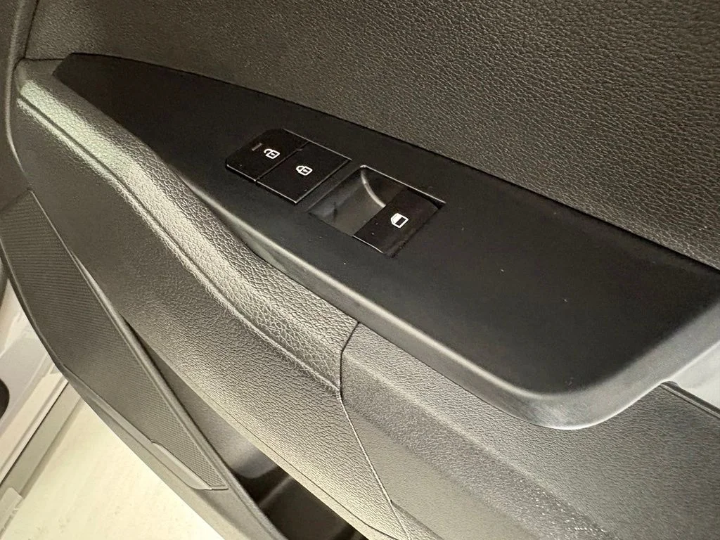 New 2027 Wolf Gray Kia S image 13