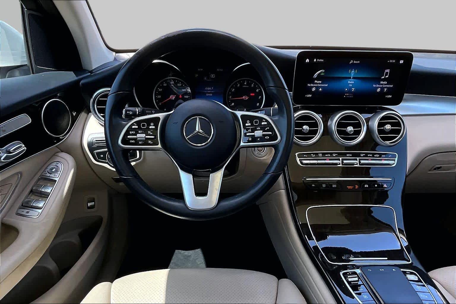 Used 2022 Polar White Mercedes-Benz GLC 300 image 6