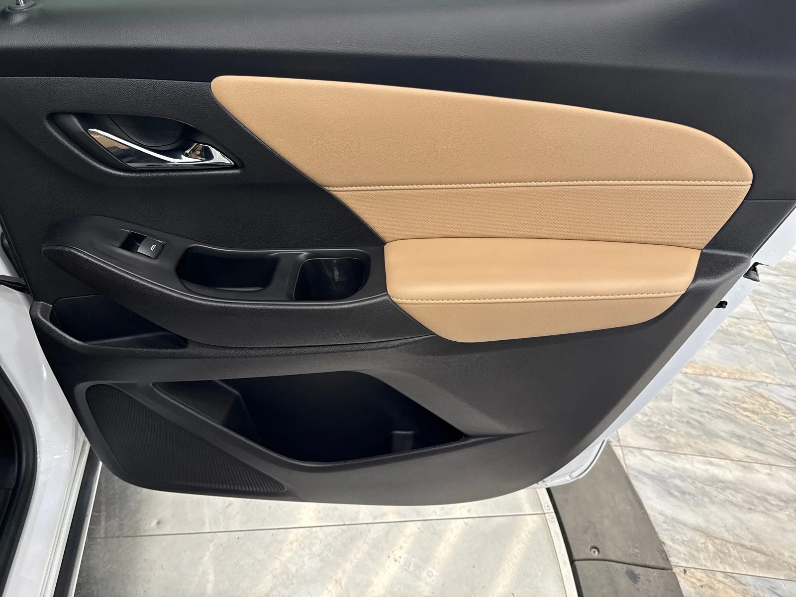 Used 2023 Iridescent Pearl Tricoat Chevrolet Premier FWD image 49