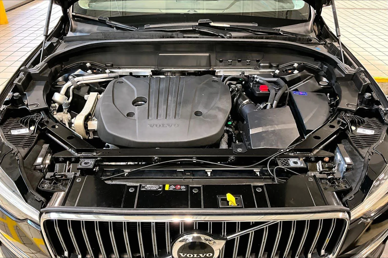Certified Used 2023 Onyx Black Volvo Plus image 29