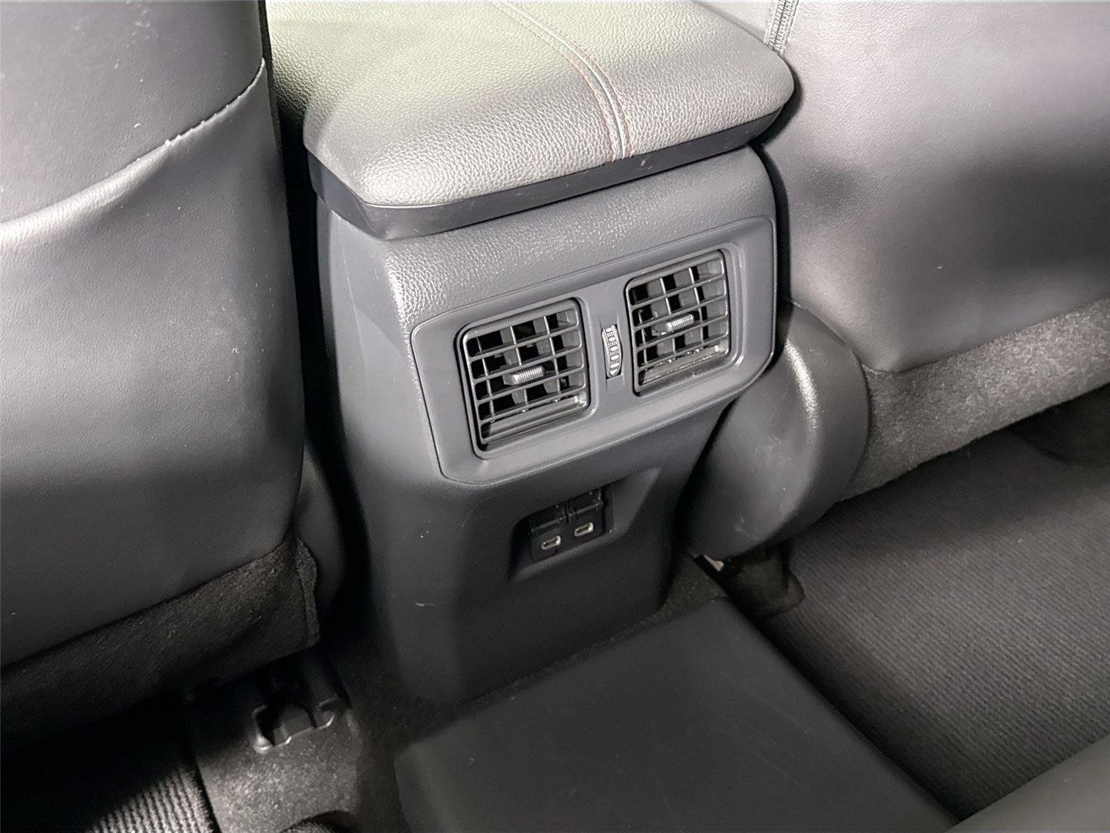2025 Toyota RAV4 XSE - Photo 37