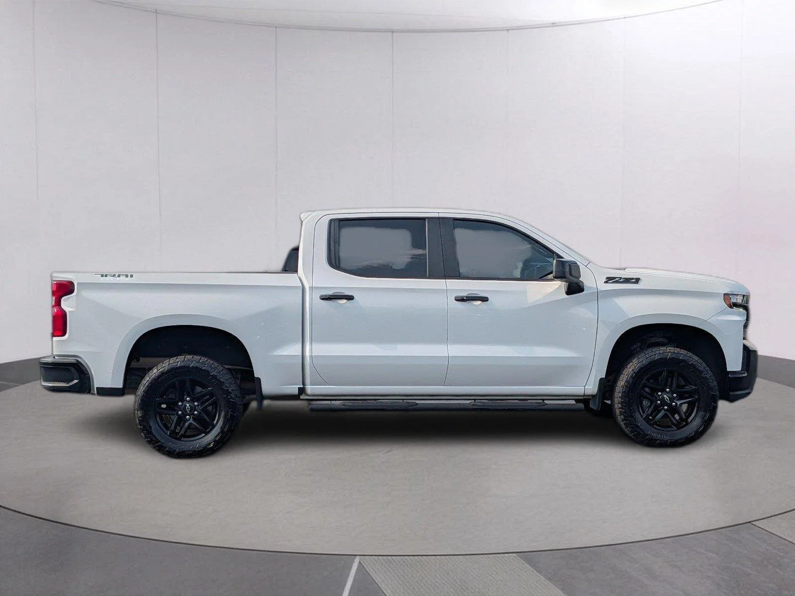 Used 2021 SUMMIT WHITE Chevrolet LT Trail Boss image 7