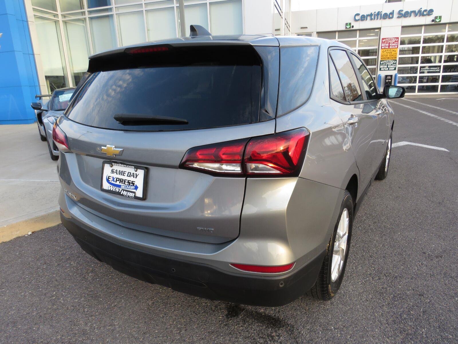 Used 2024 STERLING GRAY METALLIC Chevrolet  image 7