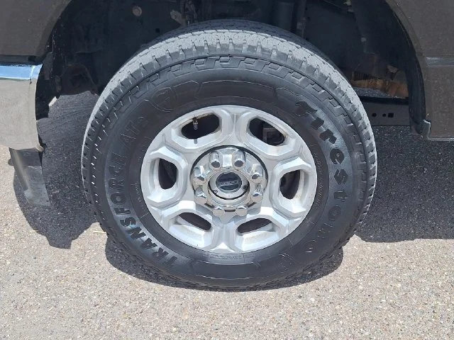 Used 2025 Brown Ford XLT image 21