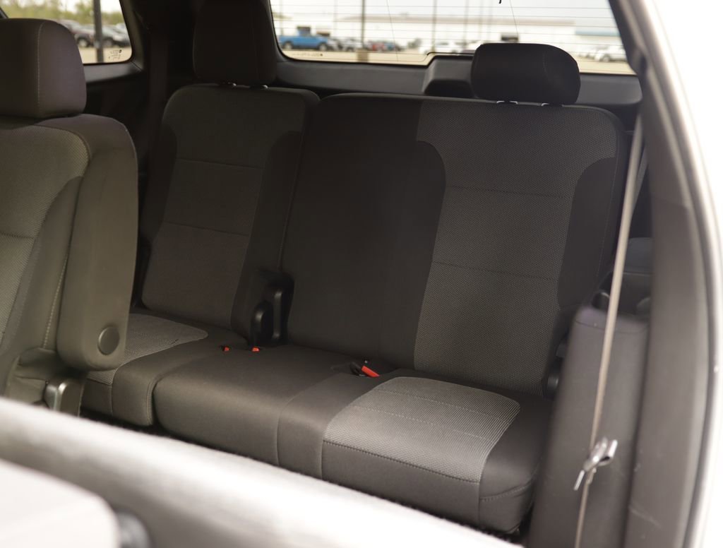 Used 2023 Summit White Chevrolet LT Cloth image 28