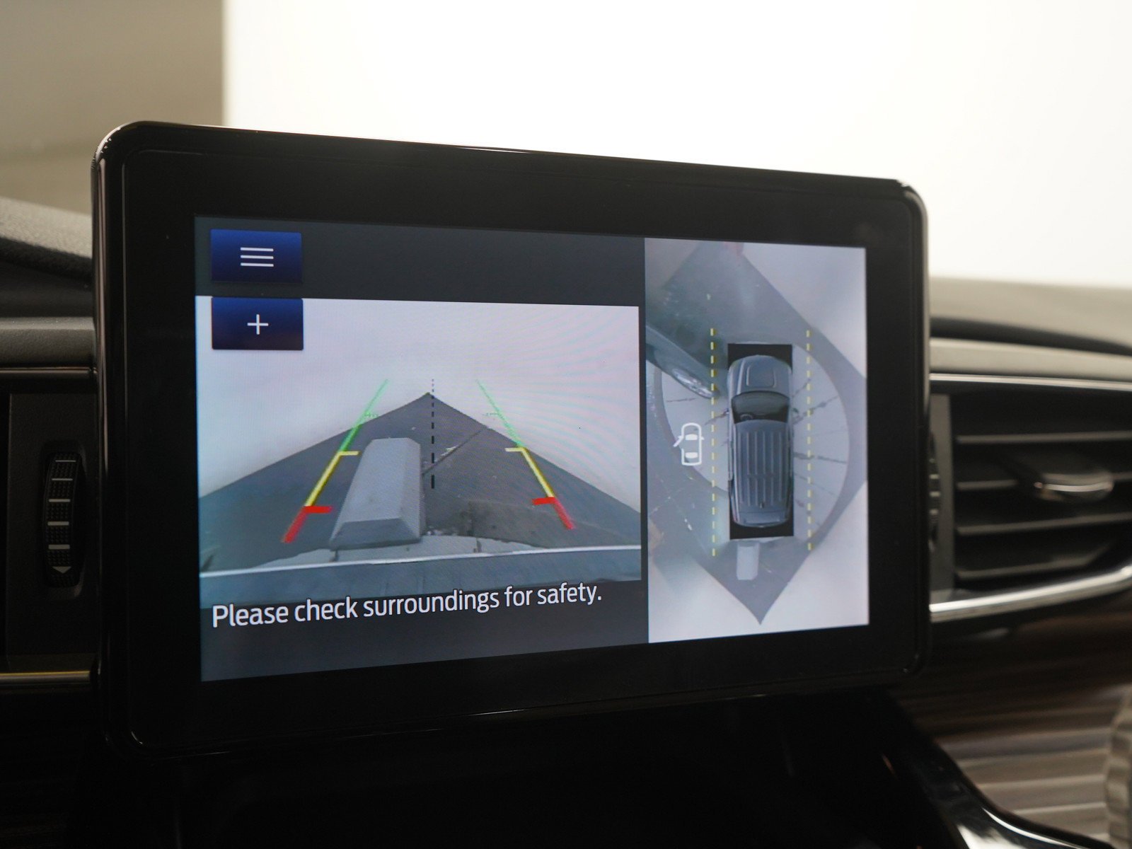Used 2022  Ford Limited image 30