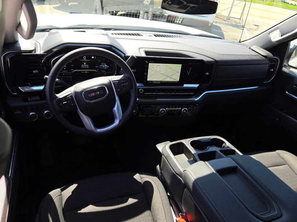 Used 2023 White GMC SLE image 20