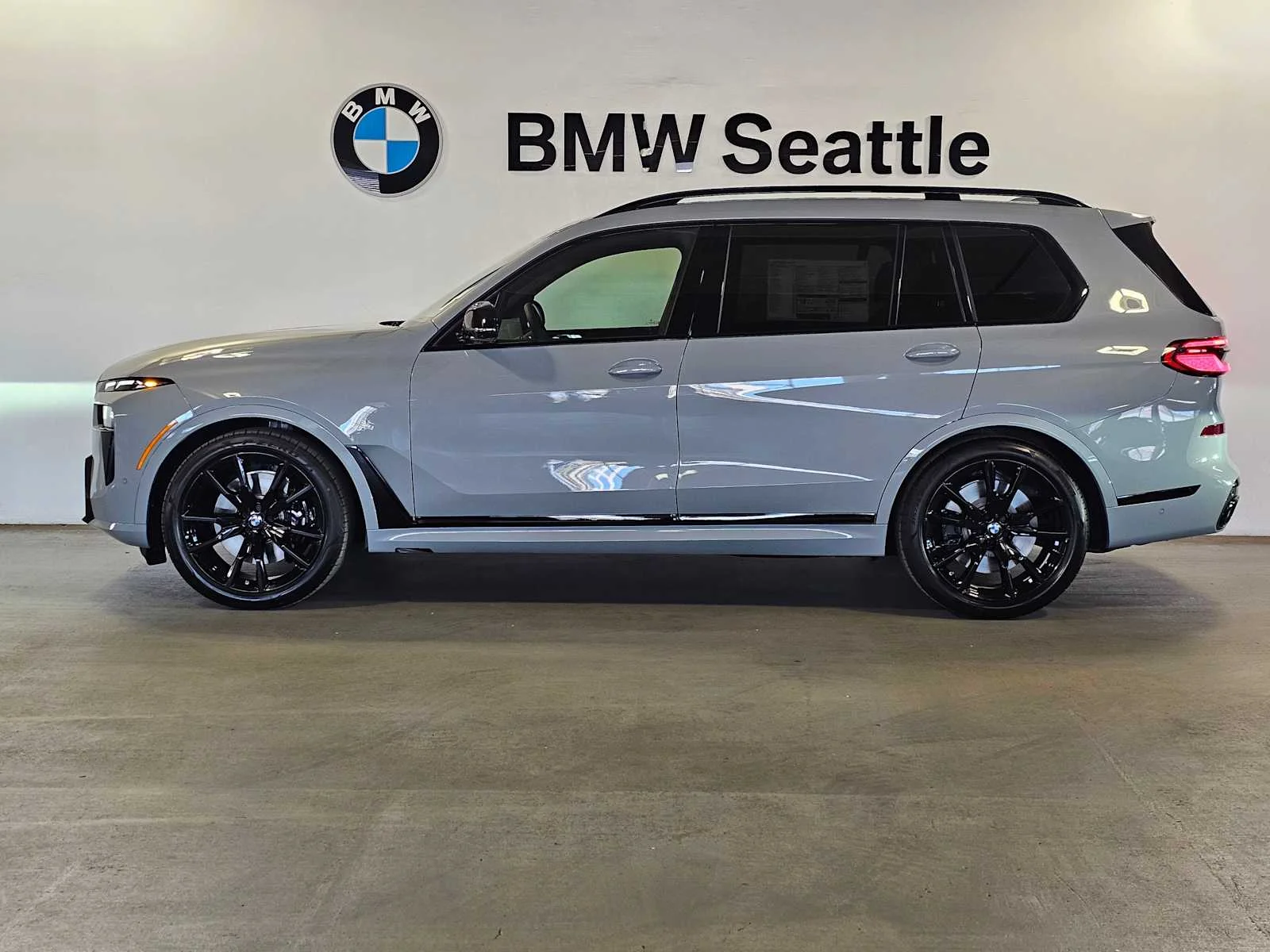 New 2026 Brooklyn Grey Metallic BMW M60i image 3
