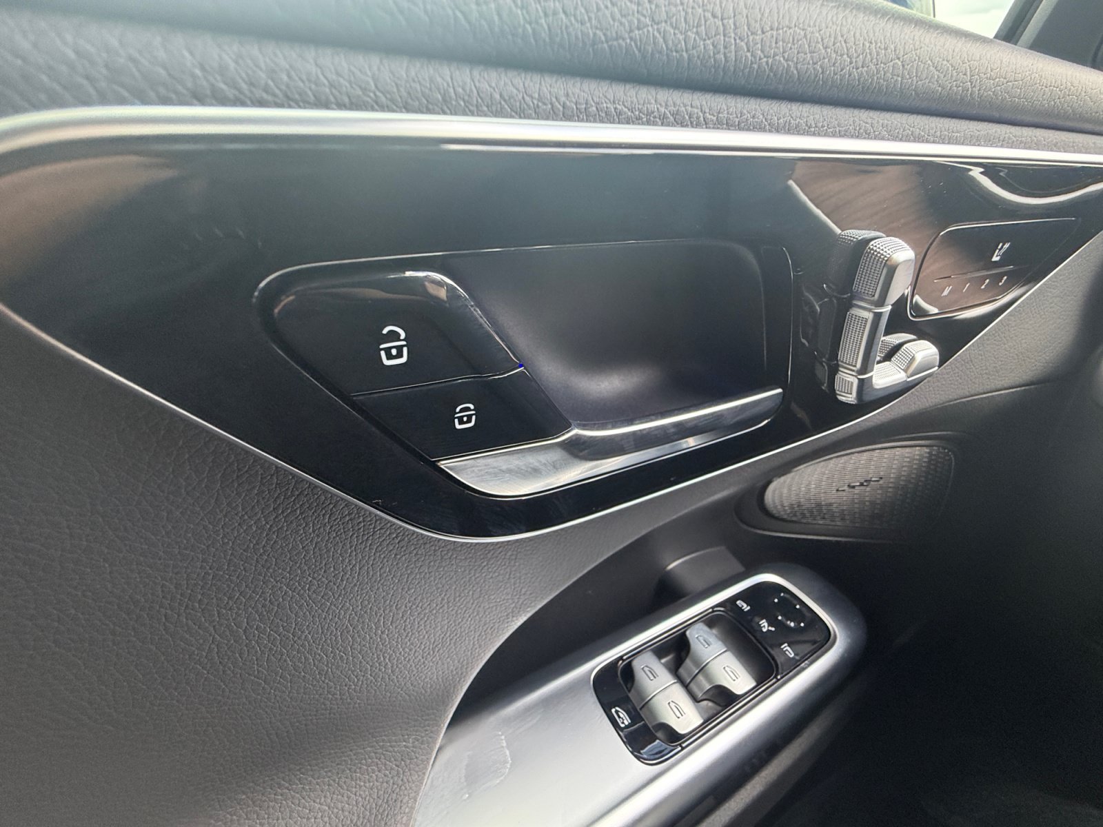 Used 2025 Black Mercedes-Benz C 300 image 17