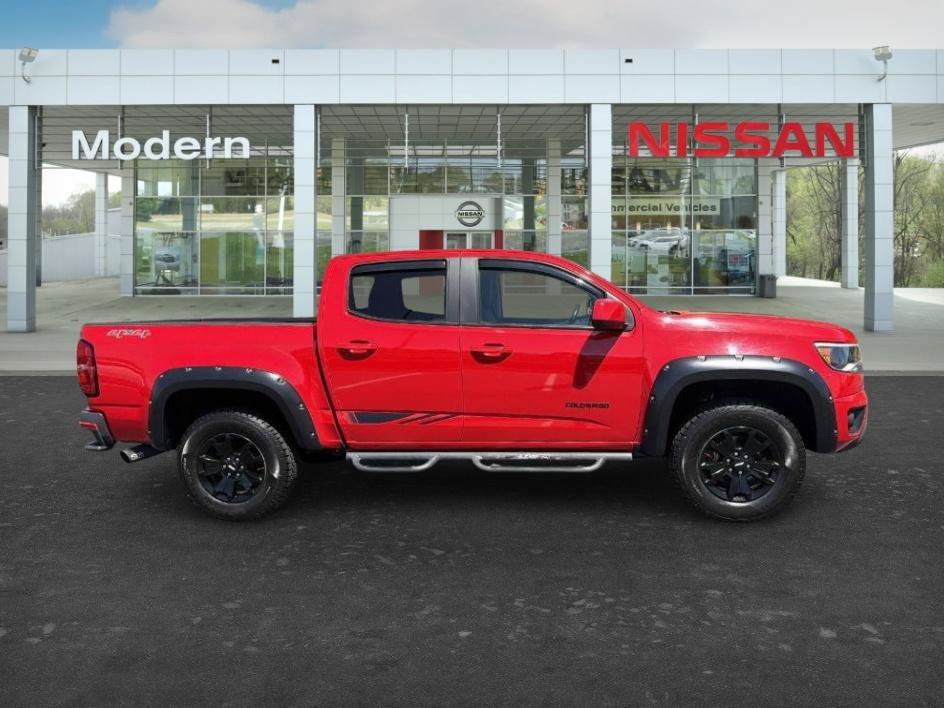 Used 2018 Red Hot Chevrolet 4WD LT image 4